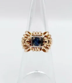 Bague Tank Art Déco or rose, saphir, monture géométrique (circa 1950)