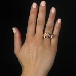 Bague tank asymétrique diamants rubis