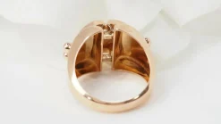 Bague tank des années 40 en or rose et diamants