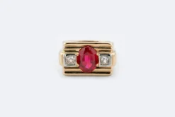 Bague Tank en or jaune avec rubis et diamants
