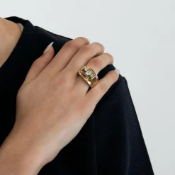 Bague Tank or jaune diamants et rubis