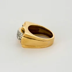 Bague Tank or jaune, platine, diamants et rubis