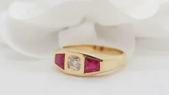 Bague Tank or jaune, rubis et diamant