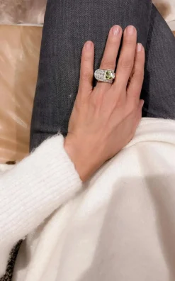 Bague tank or rose et platine en diamant et péridot