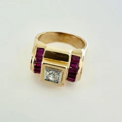 Bague tank rubis calibre et diamant en or jaune