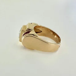 Bague tank rubis calibre et diamant en or jaune