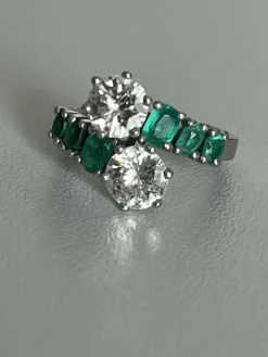 Bague Toi & Moi Or Gris Emeraudes Diamants