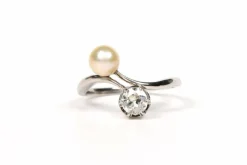 Bague Toi et Moi 1970 or blanc, perle et diamant