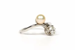 Bague Toi et Moi 1970 or blanc, perle et diamant