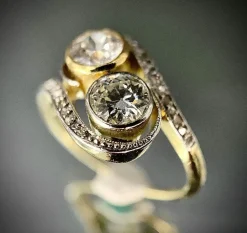 Bague Toi et Moi Art Nouveau or jaune, platine, diamants