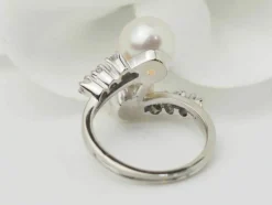 Bague Toi et Moi en or blanc, perles de culture et diamants