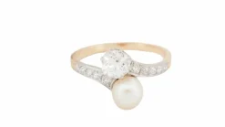 Bague Toi et Moi en or jaune, diamants et perle de culture