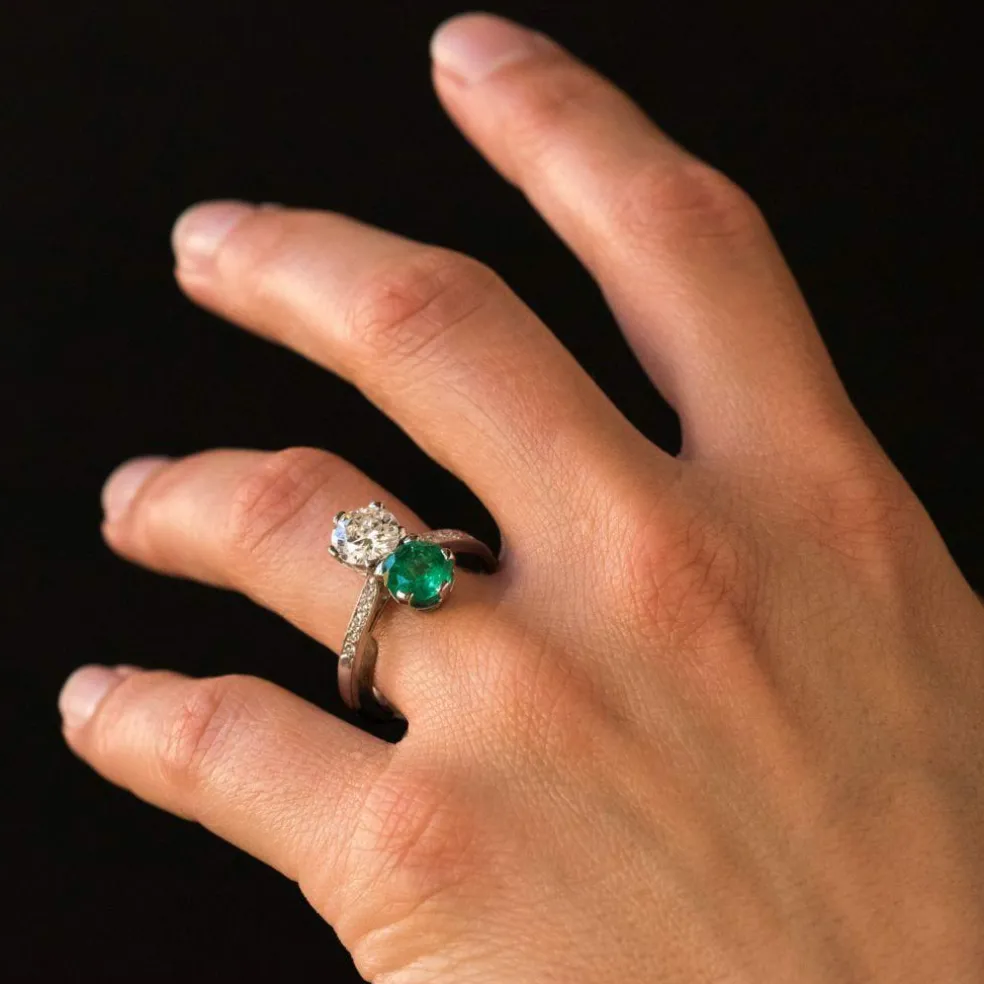 Bague toi et moi émeraude et diamants