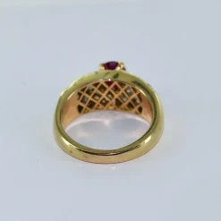 Bague torsadée rubis et diamants