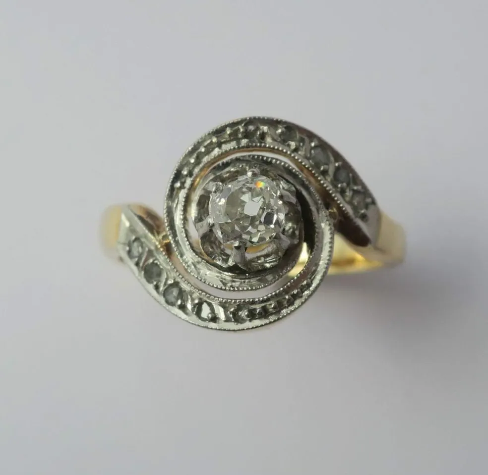 Bague Tourbillon diamants