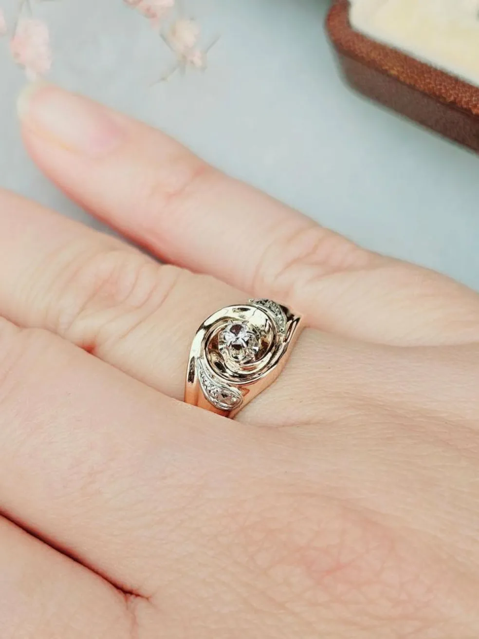 Bague tourbillon or rose