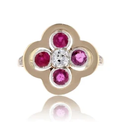 Bague trèfle rubis et diamants ancienne