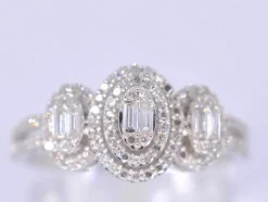 Bague trinité en or blanc avec diamants