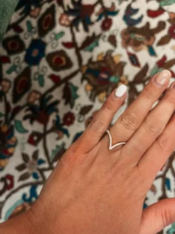 Bague V en or rose et diamants