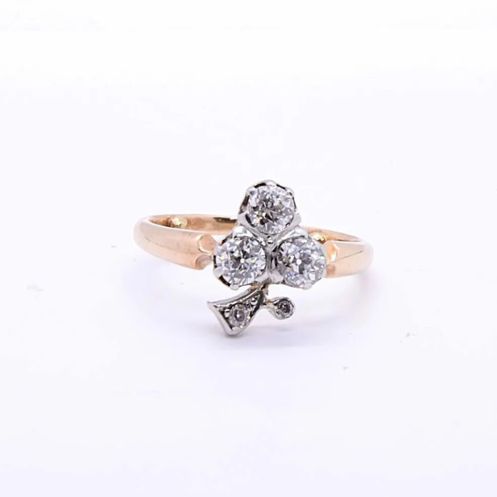 Bague victorienne « trèfle », diamants, or rose et platine