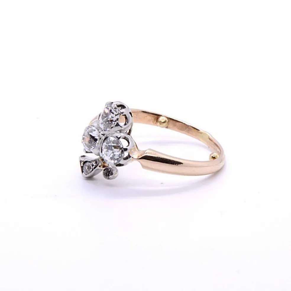 Bague victorienne « trèfle », diamants, or rose et platine