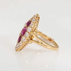 Bague victorienne en or jaune, diamant et rubis de Birmanie