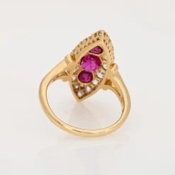 Bague victorienne en or jaune, diamant et rubis de Birmanie