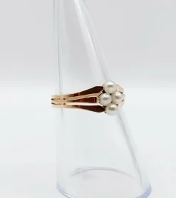 Bague victorienne or rose 18k ornée de perles formant une fleur dans une monture finement travaillée (circa 1900)