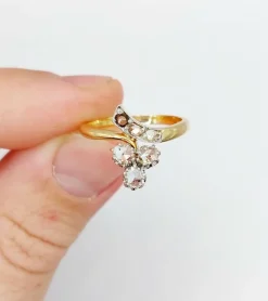 Bague victorienne or, trèfle et diamant taille roses (circa 1880)