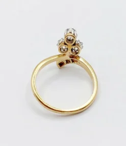 Bague victorienne or, trèfle et diamant taille roses (circa 1880)
