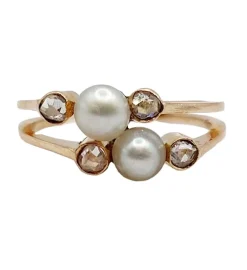 Bague victorienne toi et moi or rose, perles épaulées de diamant (circa 1900)