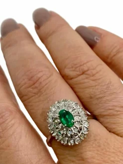Bague vintage avec émeraude et diamants