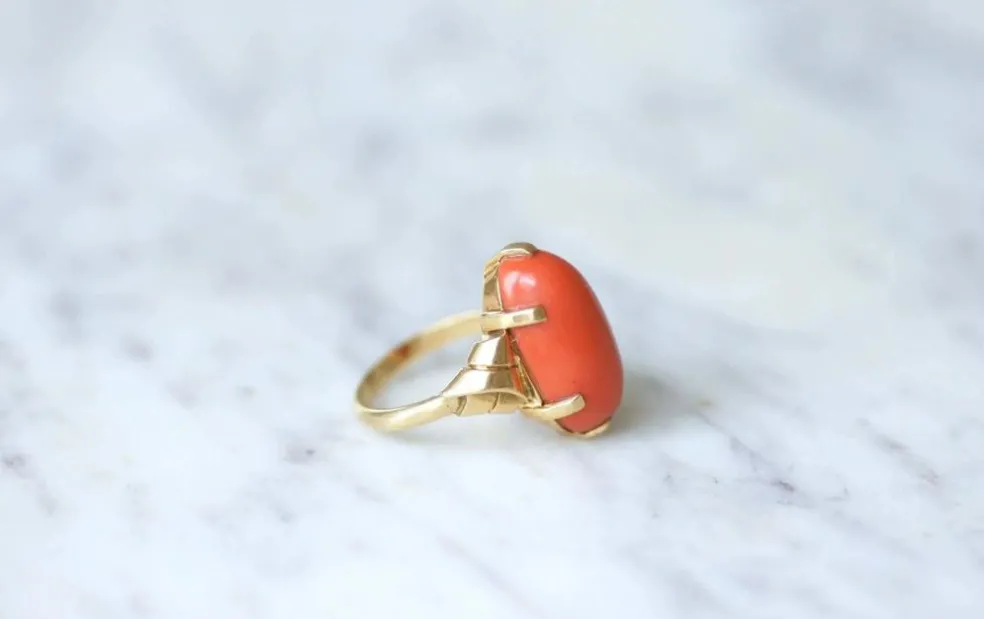 Bague vintage corail sur or