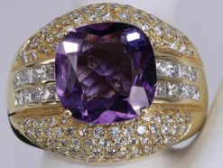 Bague Vintage Coussin améthyste et diamants mixtes en or jaune