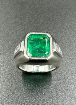 Bague Vintage Emeraude, Diamants, Or Blanc
