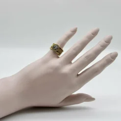 Bague vintage en fil de fer doré 22 carats avec pièce d'aigle en argent antique