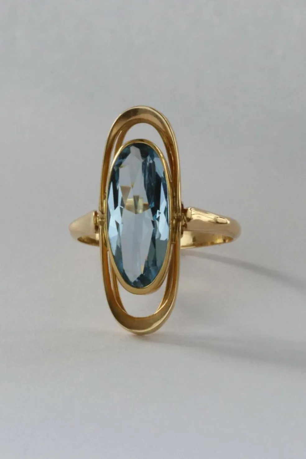 Bague vintage en or 14 carats avec spinelle synthétique