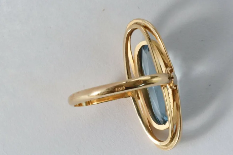 Bague vintage en or 14 carats avec spinelle synthétique