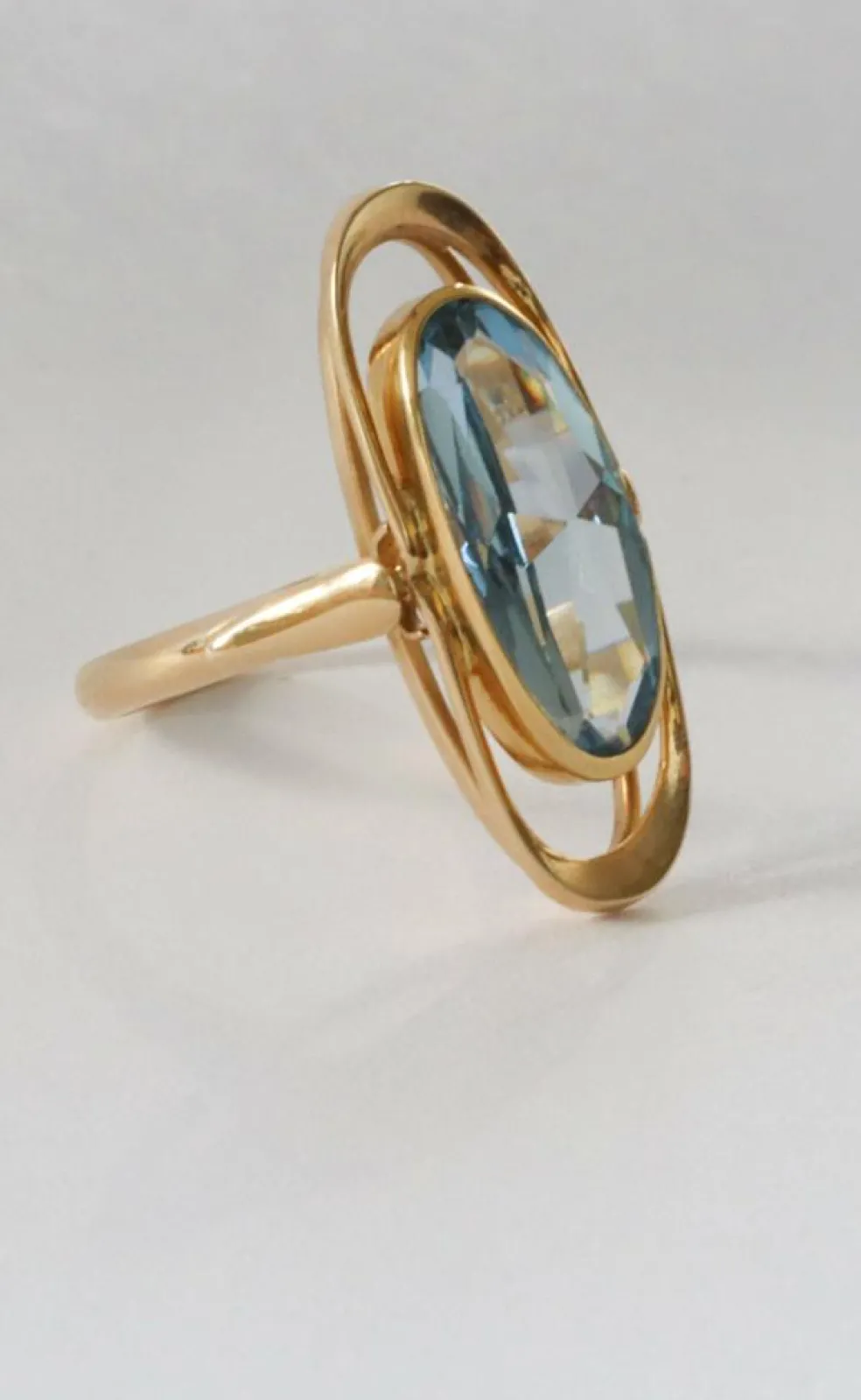 Bague vintage en or 14 carats avec spinelle synthétique