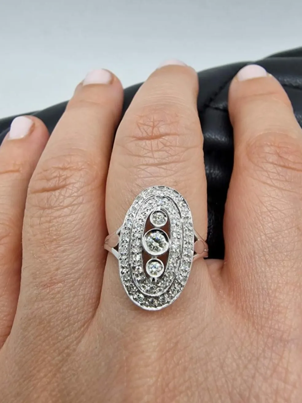 Bague vintage en or blanc 18 carats et diamants du début des années 900