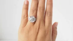 Bague vintage en or blanc et diamants