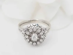 Bague vintage en or blanc, platine et diamants