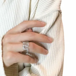 Bague vintage en or blanc et diamants
