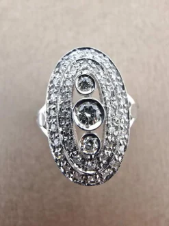 Bague vintage en or blanc 18 carats et diamants du début des années 900
