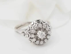 Bague vintage en or blanc, platine et diamants