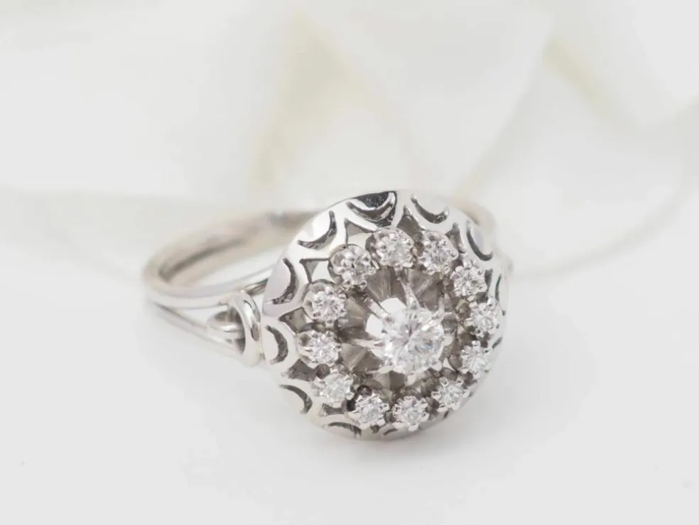 Bague vintage en or blanc, platine et diamants