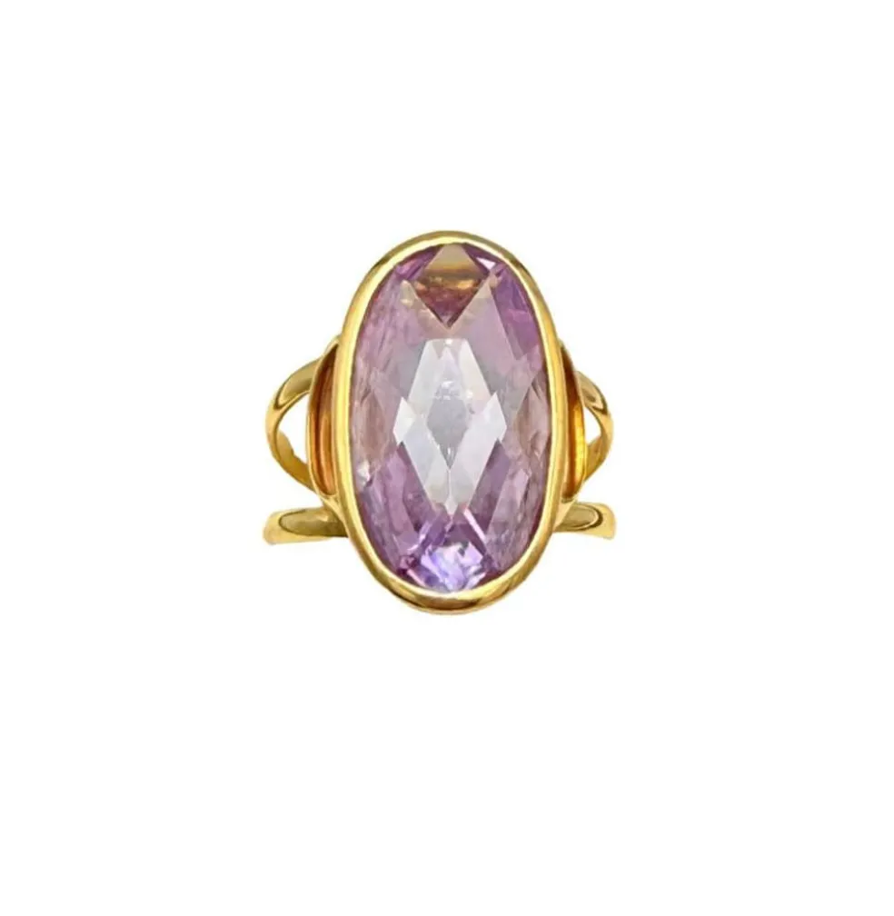Bague vintage en or jaune 18 sertie d'une belle améthyste ovale