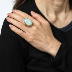 Bague vintage en or jaune 14 carats avec opale et diamant ovale