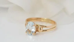 Bague vintage en Or jaune et aigue marine
