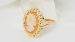 Bague vintage en or jaune et camée